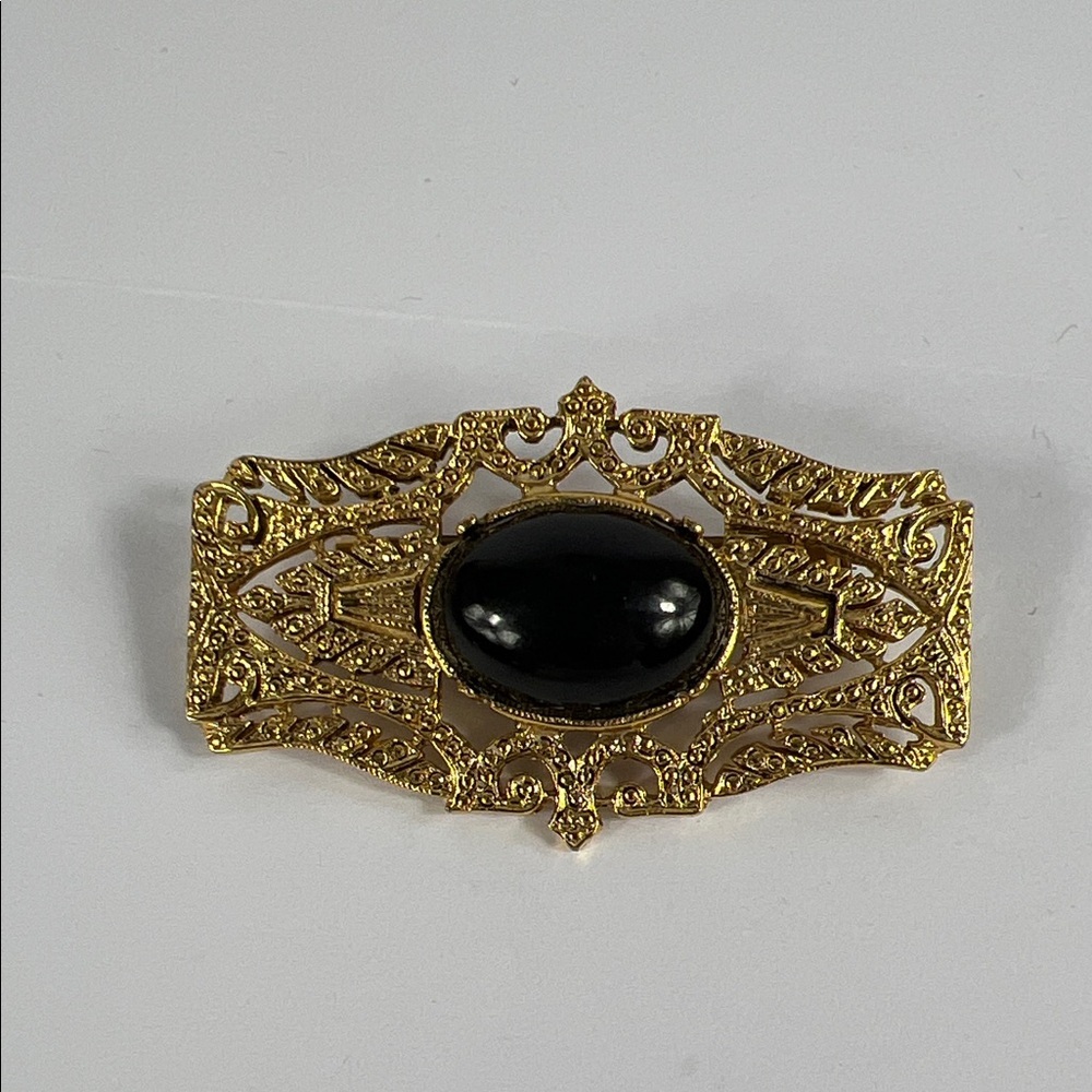Vintage Elegant Gold Tone and Black Brooch Unmarked 1.75"
